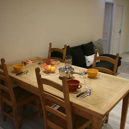 Lisa Acropolis Garibaldi *