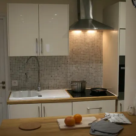 Lisa Acropolis Garibaldi